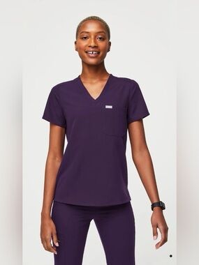 Figs Size L Catarina One-Pocket Scrub Top - Purple Jam